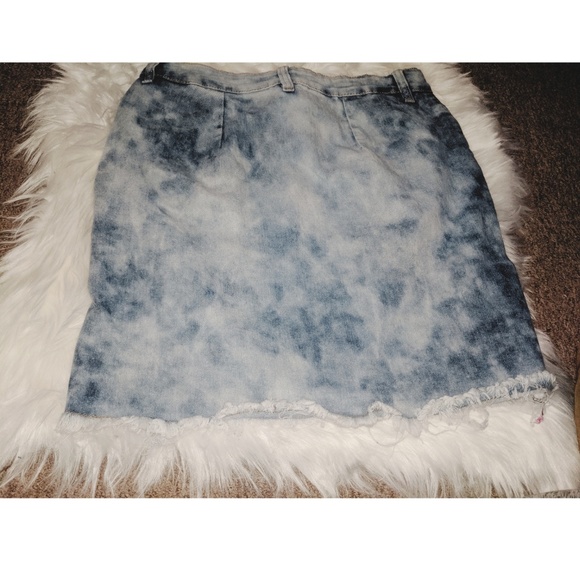 👗Vintage Acid Wash Distressed Jean Skirt👗 - Picture 2 of 7